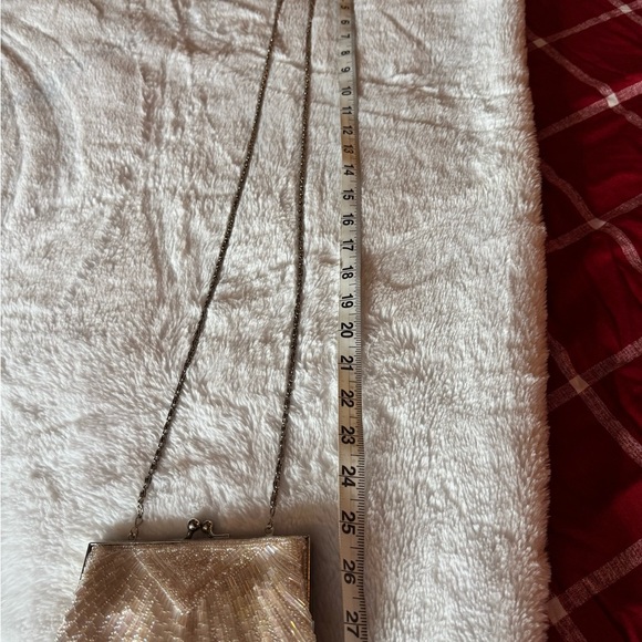 Valerie Stevens Iridescent Beaded Seashell Evening Pink, Silver Chain Strap - Picture 5 of 5